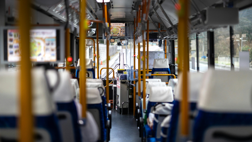 Eficiência no transporte público ganha destaque na análise de Aldo Vendramin sobre bilhetagem digital.