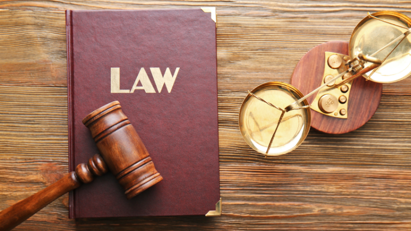 Hebron Costa Cruz de Oliveira destaca a pesquisa acadêmica como instrumento essencial para o pensamento crítico e a evolução do Direito.