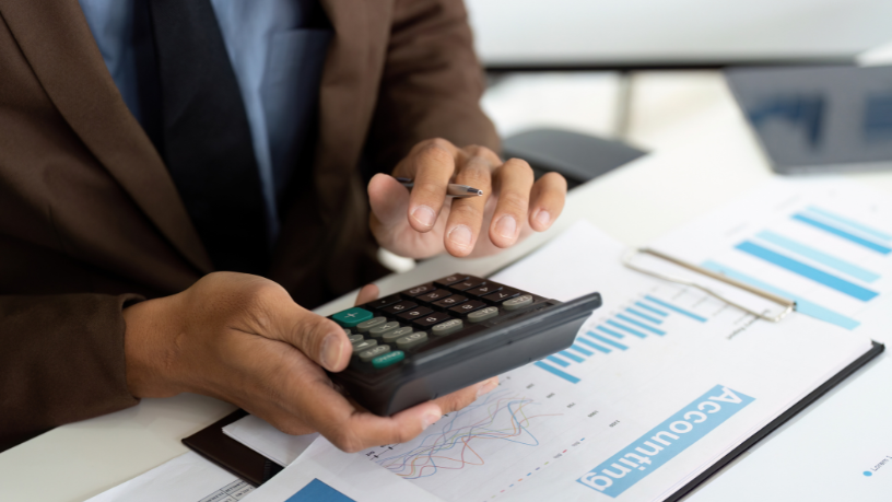 Edinei Jara de Oliveira explora o papel da inclusão financeira como motor de crescimento nos mercados emergentes.