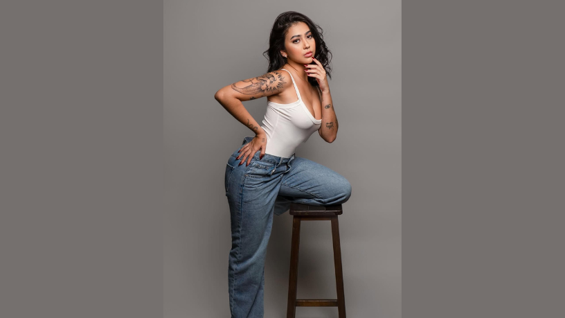 Non Stop reforça o impacto do publi de Beca Barreto x Praiou, celebrando Matheus & Kauan entre os melhores da semana.