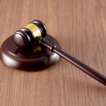 Influenciadora do “jogo do tigrinho” é condenada: o que o caso revela sobre riscos digitais e responsabilidade online