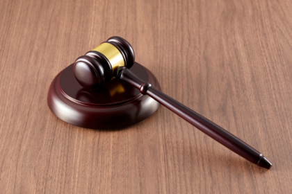 Influenciadora do “jogo do tigrinho” é condenada: o que o caso revela sobre riscos digitais e responsabilidade online