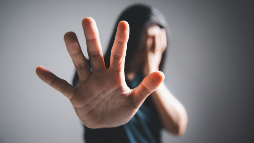 Influenciador digital denunciado por agressão em Juiz de Fora: o impacto das redes sociais na responsabilização de casos de violência