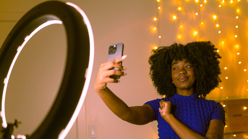 Criadores de conteúdo não querem ser chamados de influencers: identidade, insegurança e o futuro da economia digital