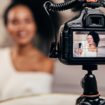 TikTok amplia ferramentas de inteligência artificial para criadores: como a novidade pode mudar alcance, produção de vídeos e monetização