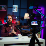 Regulação das redes sociais e IA voltam ao debate: o que pode mudar para influenciadores, criadores e plataformas digitais