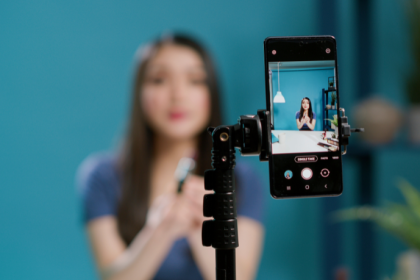 YouTube aposta em IA para criar vídeos mais rápido: como as novas ferramentas podem mudar alcance, monetização e crescimento de criadores