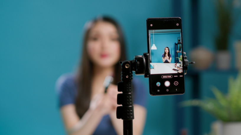 YouTube aposta em IA para criar vídeos mais rápido: como as novas ferramentas podem mudar alcance, monetização e crescimento de criadores